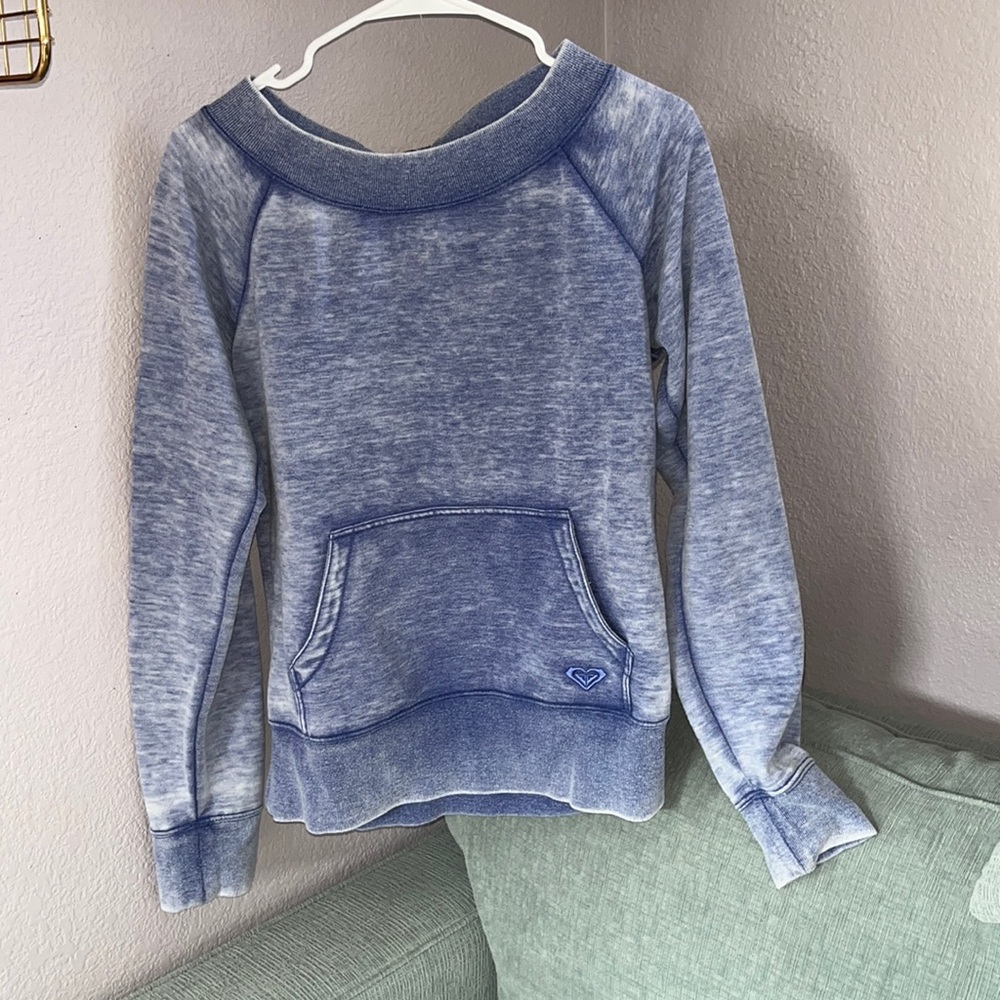 Roxy blue wild at heart sweatshirt in size x-large.💜